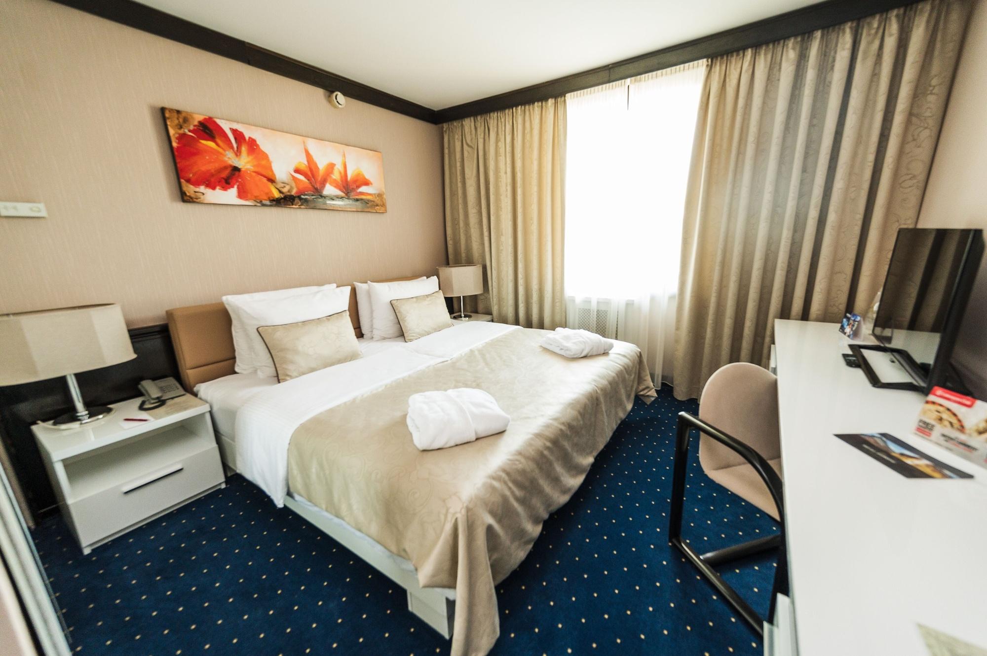 Hotel Holiday 4*