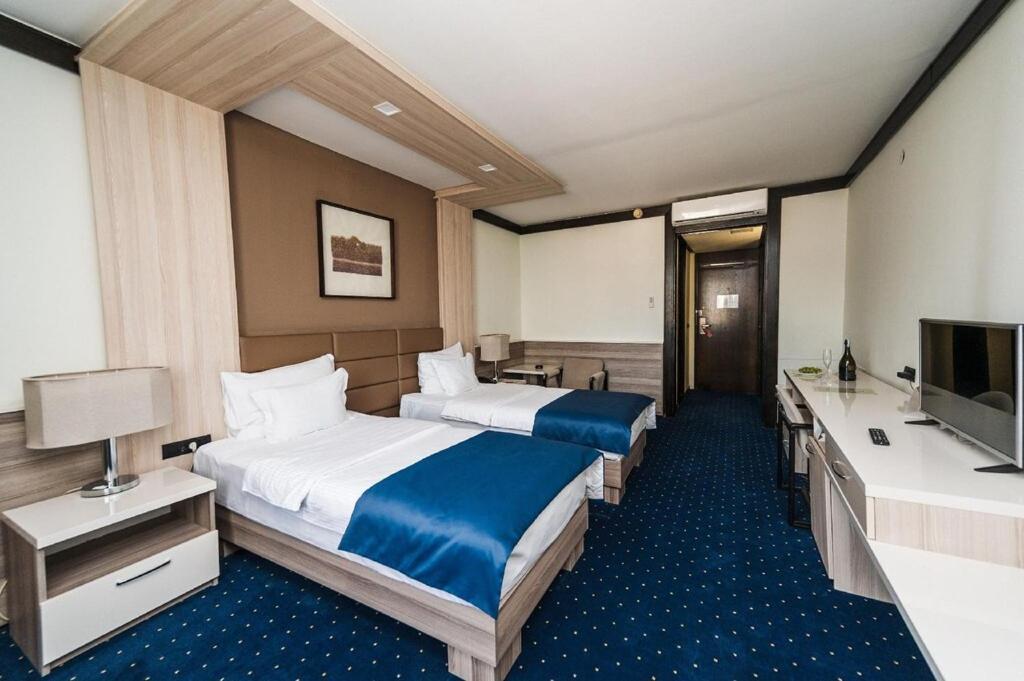 Hotel Holiday 4*