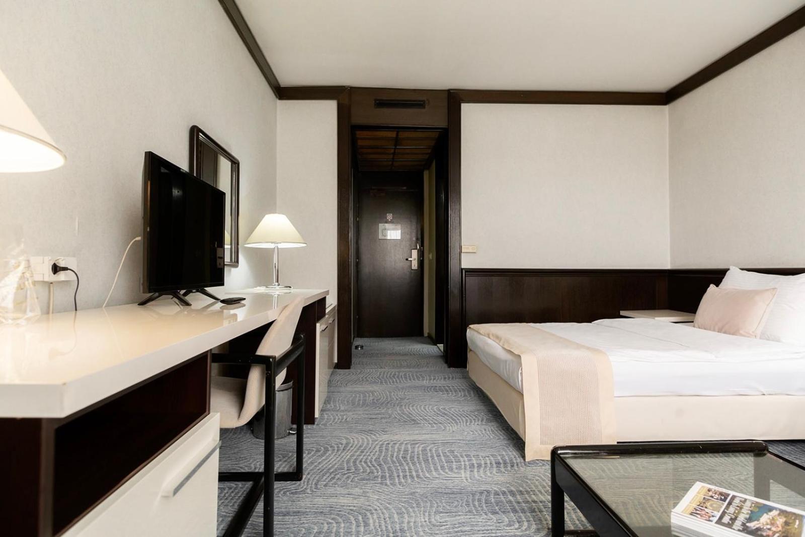 Hotel Holiday Hotel