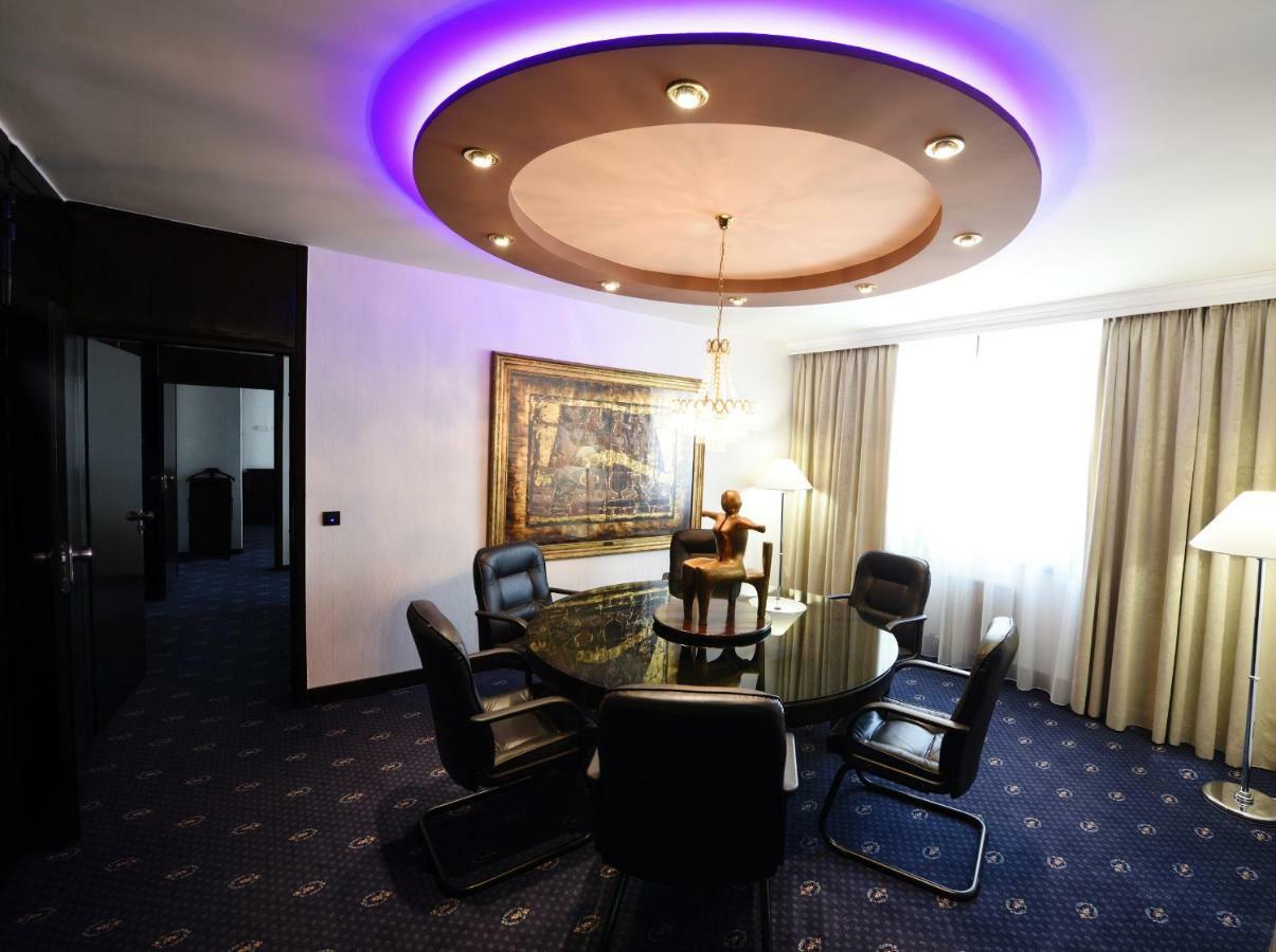 假日酒店 4* Sarajevo